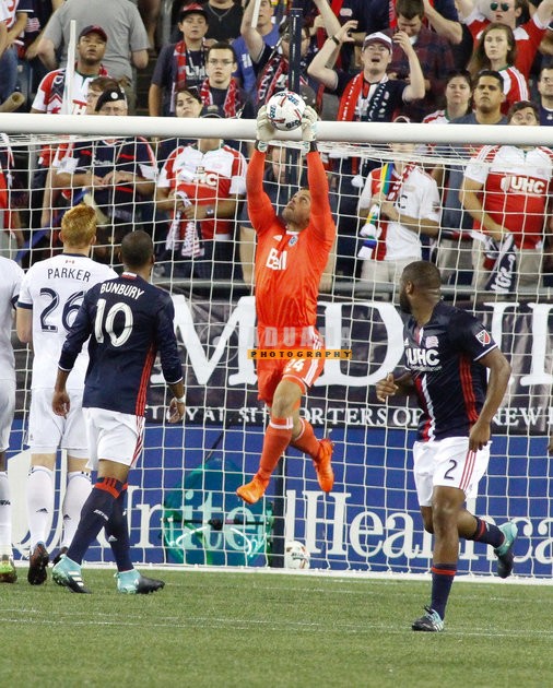 REVS_vs_WHITECAPS_8-12-2017