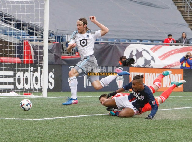 Brent Kallman (14), Bobby Shuttleworth (33), Juan Agudelo (17)