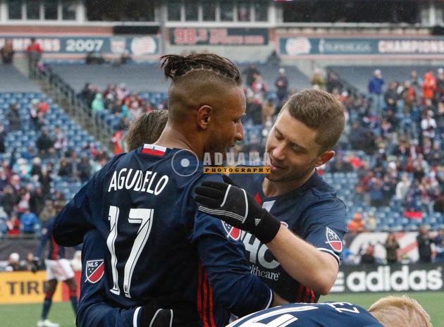 Juan Agudelo (17) celebrates goal