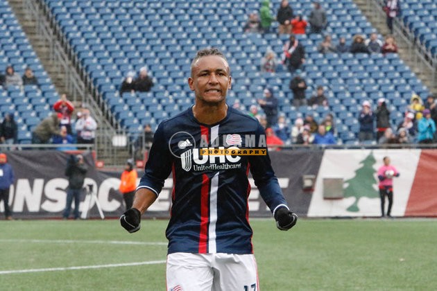 Juan Agudelo (17) celebrates goal