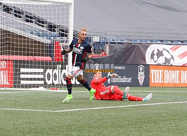 Bobby Shuttleworth (33), Diego Fagundez (14)